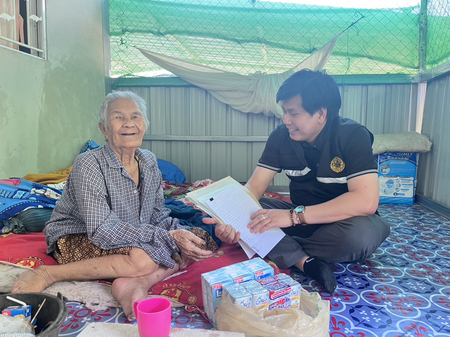 title - เมื่อวันที่ 31 มีนาคม 2569 นายวิทูล ประดิษฐบุญ ปฏิรูปที่ดินจังหวัดปราจีนบุรี นำทีมเจ้าหน้าที่ กลุ่มกฎหมาย ลงพื้นที่เชิงรุกเพื่ออำนวยความสะดวกให้แก่เกษตรกรผู้สูงอายุที่มีความประสงค์จะสละสิทธิ  และขอจัดที่ดินแทนที่ ให้แก่ทายาทเข้าทำประโยชน์